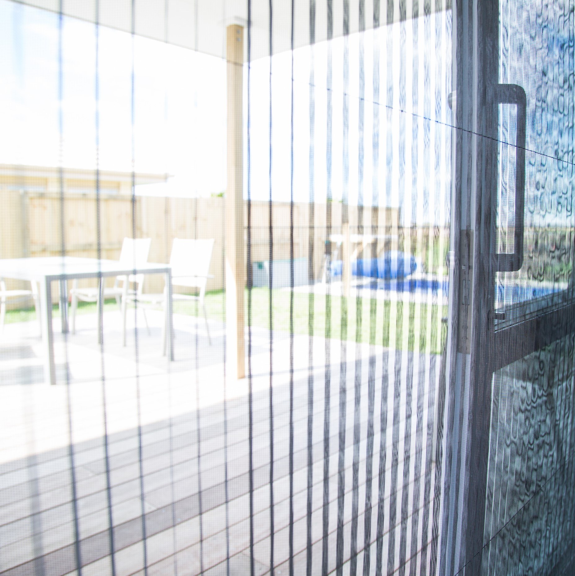 Exceed • Pleated retractable insect screen for doors